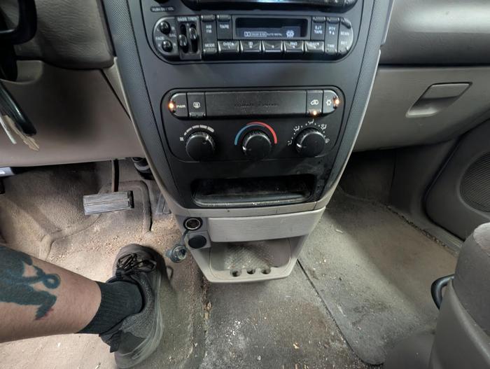 2003 dodge caravan se with 146364 miles for sale near elk-river, minnesota 90e4f8459a39422d80e3a484b64f01b9.jpg