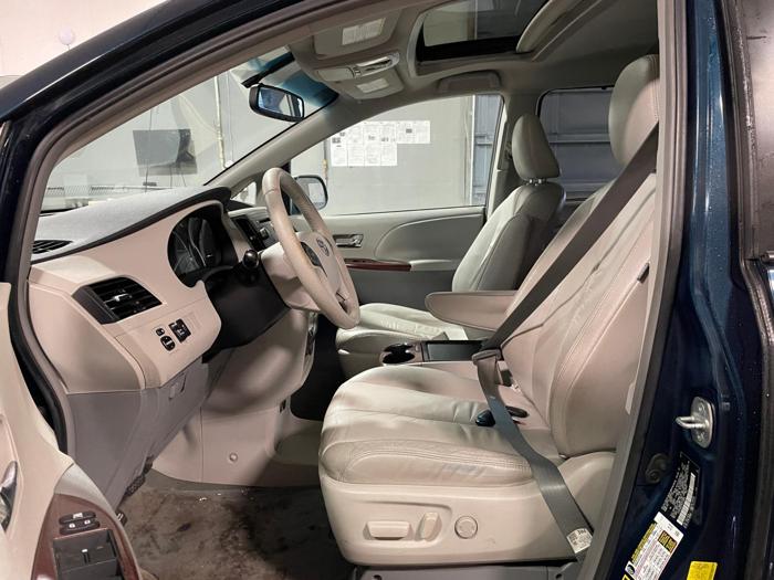 2011 toyota sienna with 212471 miles for sale near elk-river, minnesota 913b6c12f75a4b09b996c278d8c700e5.jpg