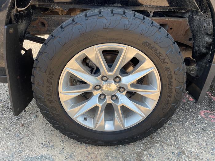 2020 chevrolet silverado-1500 lt-crew-cab-4wd with 111377 miles for sale near white-bear-lake, minnesota 9151b37800e2485b8c053c1c2fecaa19.jpeg