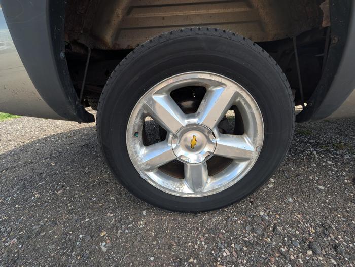 2001 chevrolet silverado-1500 ext.-cab-short-bed-4wd with 212525 miles for sale near elk-river, minnesota 91793cfb6ea94a1fb493f1fde235df1f.jpg