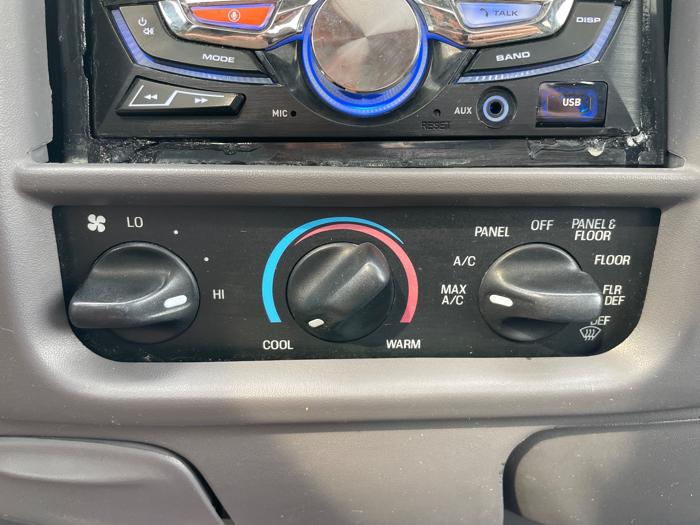 2003 ford f-150 xl-supercab-4wd with 165732 miles for sale near burnsville, minnesota 91a3c922bccc4c3f94f462df3bce6823.jpeg