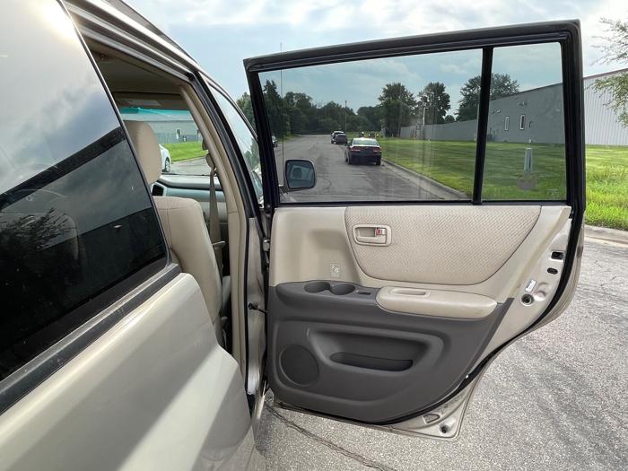 2006 toyota highlander v6-2wd-with-3rd-row-seat with 194228 miles for sale near elk-river, minnesota 91a7f90ce56f4ec4b4b90f04b53e77aa.jpeg