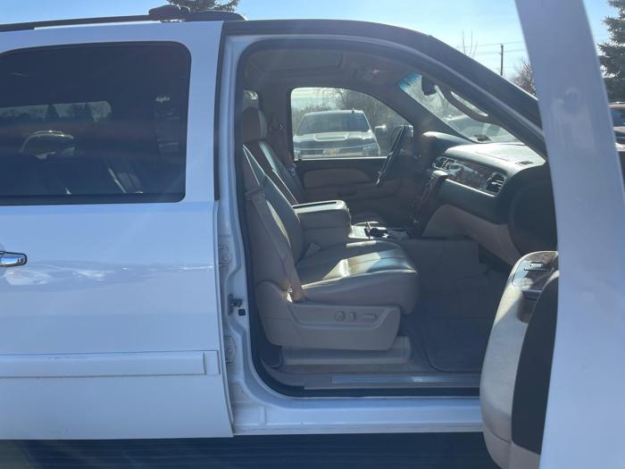 2007 chevrolet suburban lt1-1500-4wd with 255688 miles for sale near fridley, minnesota 91a87742dce44dfa9edd6d8e039ee9fb.jpeg