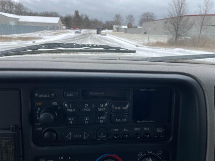 1996 chevrolet suburban with 227941 miles for sale near elk-river, minnesota 925f1c65670d4a499747aeaa1f78f7a3.jpg