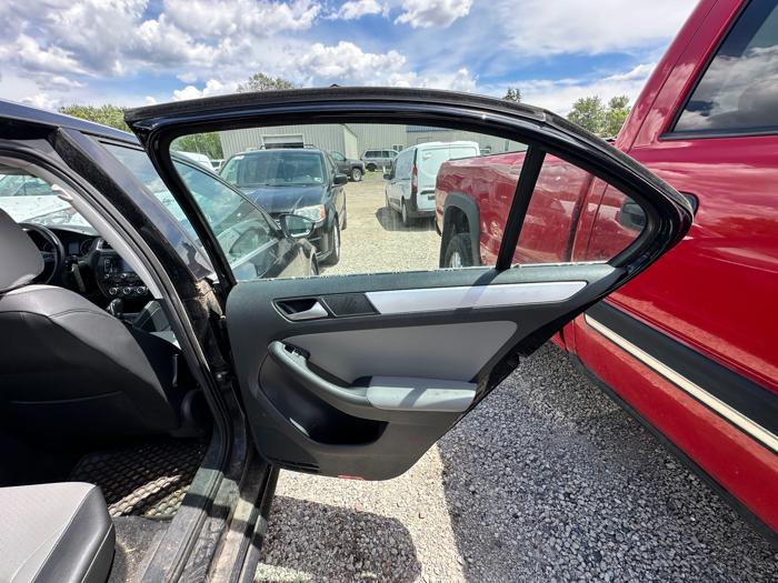 2014 volkswagen jetta hybrid-se for sale near elk-river, minnesota 92ada4c90b204e549315b167c340ccf3.jpeg