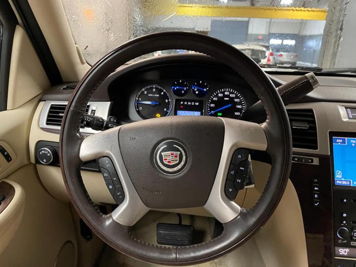 2008 cadillac escalade luxury with 166130 miles for sale near elk-river, minnesota 92e6d88cad35443c822751f8a9451942.jpg