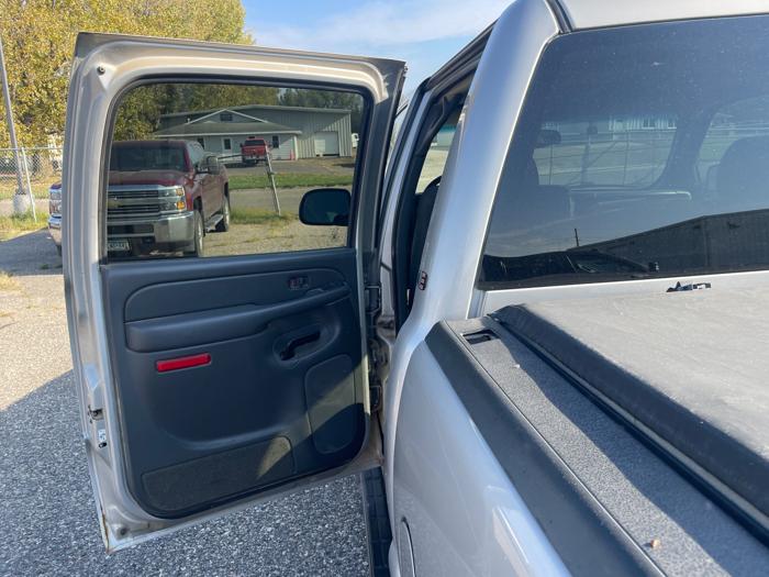 2005 chevrolet silverado-1500 ls-crew-cab-4wd with 208845 miles for sale near annandale, minnesota 92e9d23387fa423ca122cfeae592d304.jpeg
