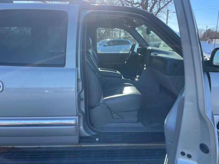 2006 gmc yukon-xl sl-1500-4wd with 260584 miles for sale near fridley, minnesota 92f0732d0ff74ef38338d736cea4b0f1.jpeg