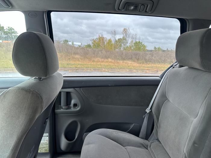2004 toyota sienna le---7-passenger with 228430 miles for sale near elk-river, minnesota 9395e2097c654a739c8ba98360e14374.jpg