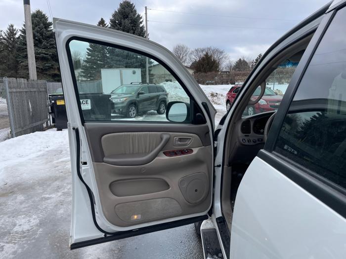 2006 toyota sequoia limited-4wd with 233941 miles for sale near elk-river, minnesota 942c8718da8a4bf68c5e5b67c8f4a727.jpeg