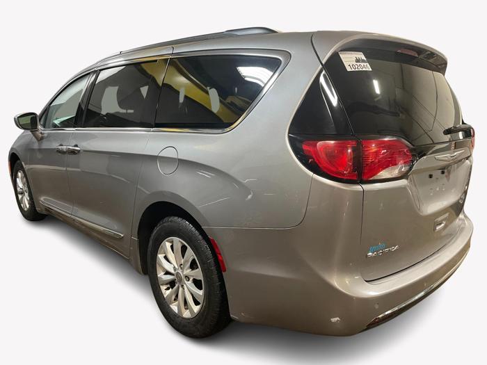 2017 chrysler pacifica touring-l with 146565 miles for sale near elk-river, minnesota 94382ceb87214ecca292aa208ea0d1d6.jpg