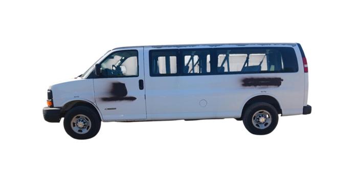 2005 chevrolet express 3500-extended with 81212 miles for sale near elk-river, minnesota 949d6d7ffd6d4361ac0a55b46b6cf492.jpg