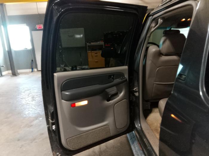 2003 chevrolet suburban 1500-4wd with 287351 miles for sale near elk-river, minnesota 94c9d57f6b854f10b76371e33b85aa13.jpg