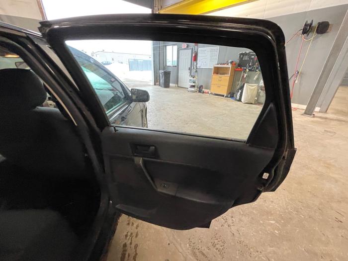 2009 ford focus se-sedan with 174309 miles for sale near elk-river, minnesota 950087d11f0d4b97a816320b5c3cdc2d.jpeg