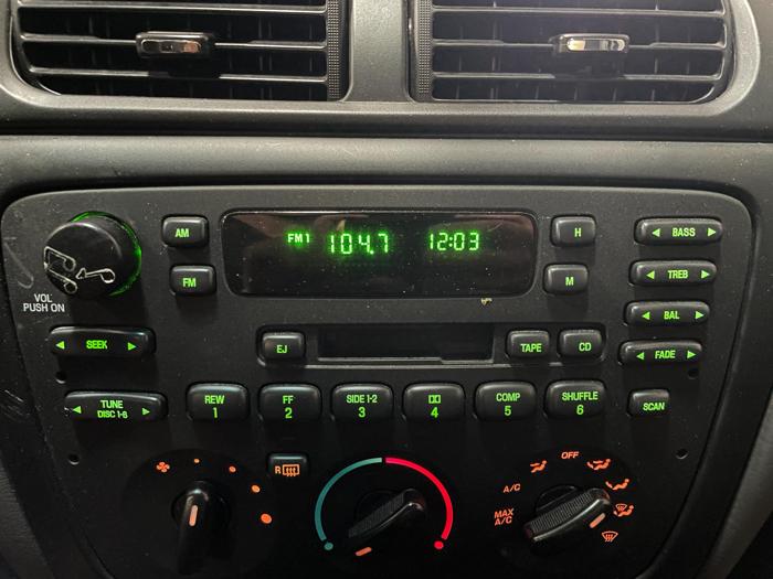 2000 Ford Taurus