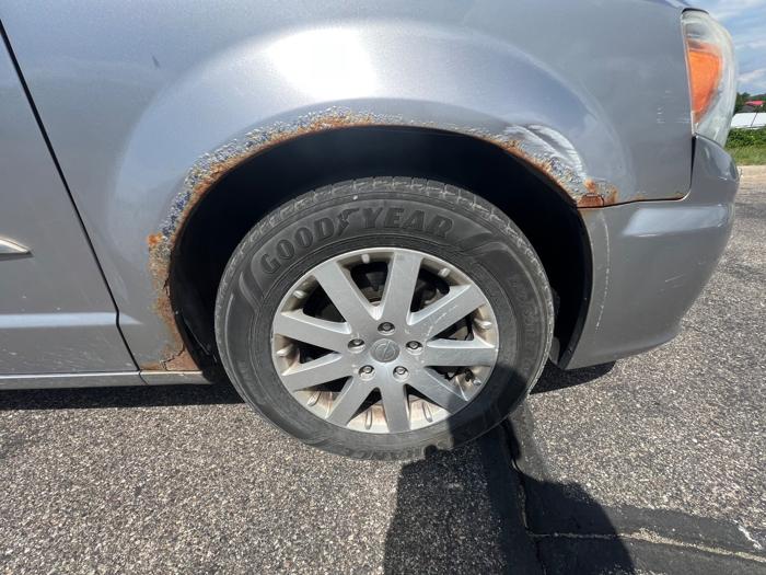 2013 chrysler town-&-country touring with 186361 miles for sale near savage, minnesota 95595a7684574c1e90a87052261a0cd7.jpeg
