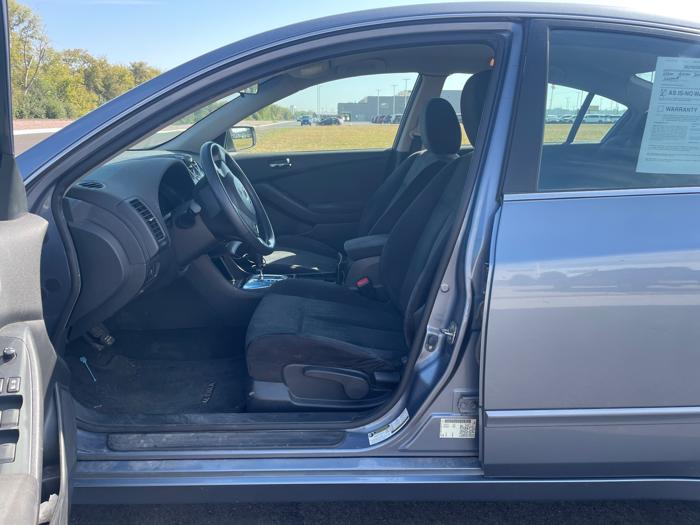 2012 nissan altima 2.5-s with 231871 miles for sale near rochester, minnesota 956c801bda454f70aa8d5cd114bb0570.jpeg