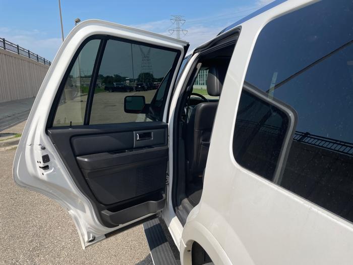 2014 ford expedition limited-4wd with 263117 miles for sale near burnsville, minnesota 957cf68f9b634bac952d27a48fed1431.jpeg