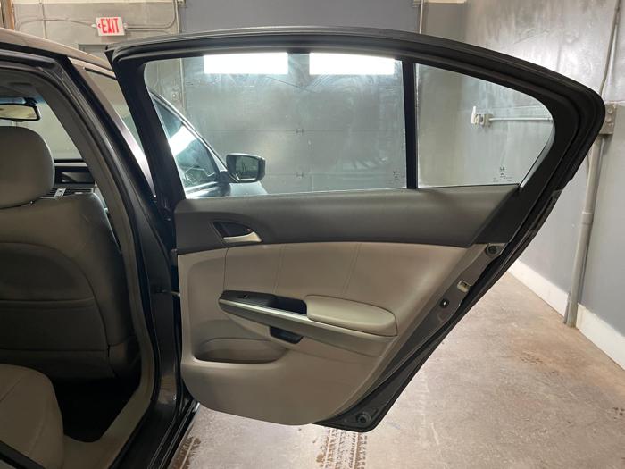 2009 honda accord ex-l with 222551 miles for sale near elk-river, minnesota 95bb49ea20714bf882f06b1fa0142a2e.jpg
