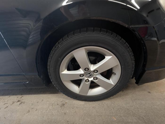 2009 honda civic lx-s-sedan-5-speed-mt with 105228 miles for sale near elk-river, minnesota 95d7d80609cf43789f0edf4f22d0075e.jpg