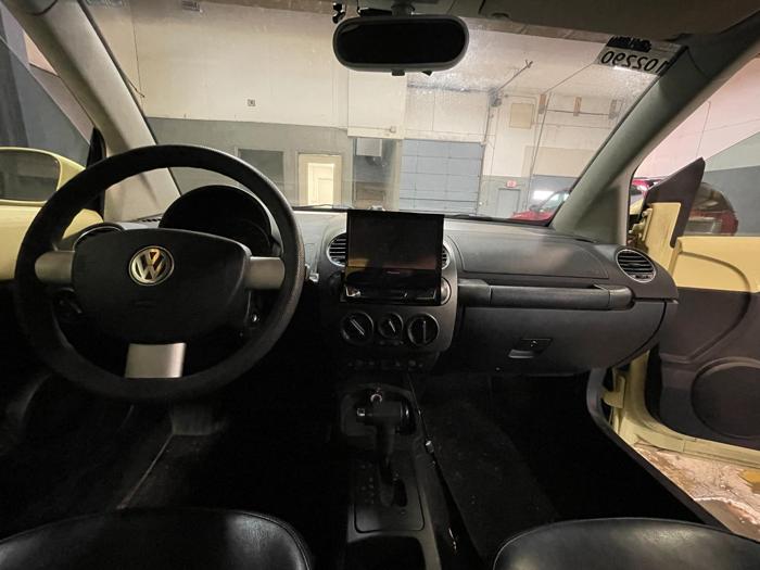 2006 Volkswagen New Beetle