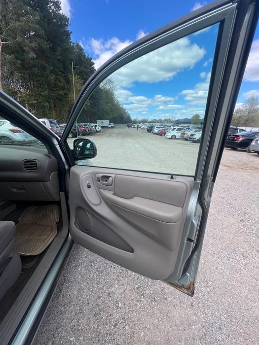 2003 dodge caravan sport with 159392 miles for sale near elk-river, minnesota 960e38626fce4ec0a7e3e7387eda5d02.jpeg