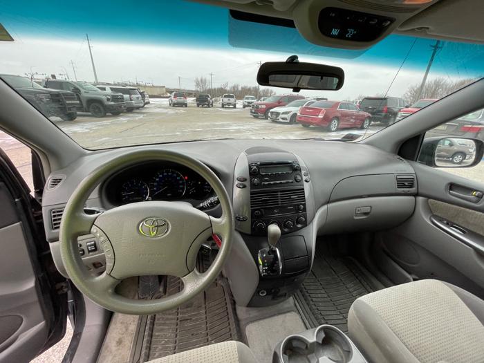 2009 toyota sienna ce-fwd-7-passenger with 230582 miles for sale near rochester, minnesota 961eb32701d243c889e2b809a2098061.jpeg