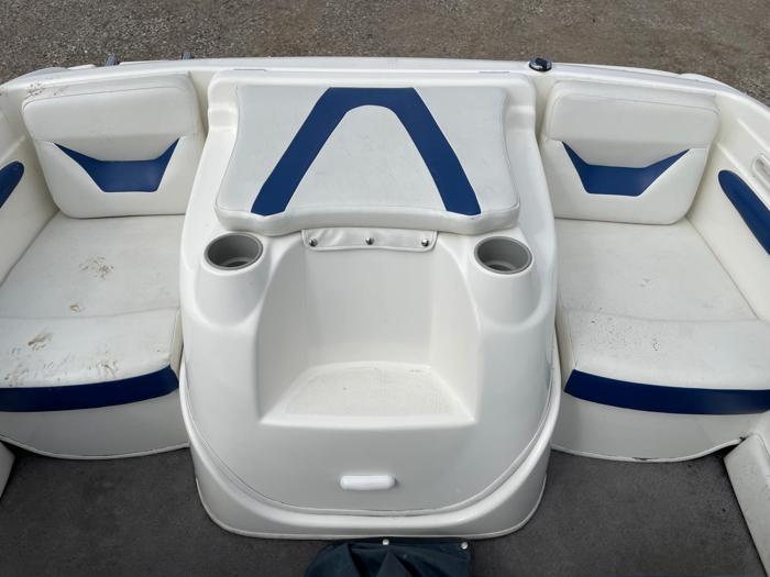2005 18 Ft. Bayliner