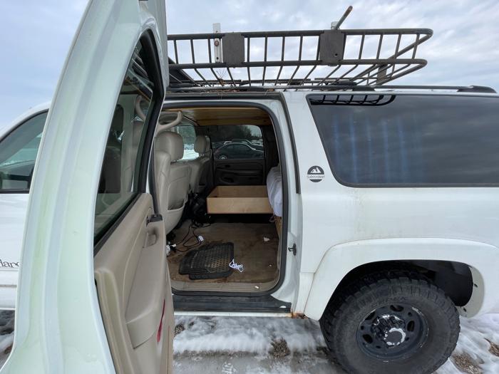 2004 chevrolet suburban 2500-4wd with 245420 miles for sale near elk-river, minnesota 9666f79e21dc49869c22465ec9cfe604.jpeg