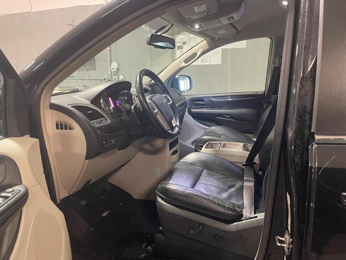 2014 chrysler town-&-country touring with 142575 miles for sale near elk-river, minnesota 968d5ec89c9c496a89ea5e37fdb6eba9.jpg