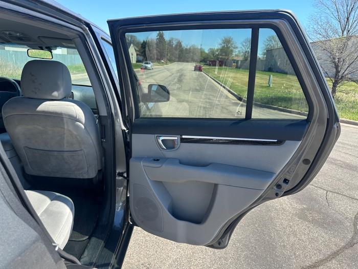 2009 hyundai santa-fe gls with 264163 miles for sale near elk-river, minnesota 96c73c5aacdf491db4d099f68eac55ad.jpeg