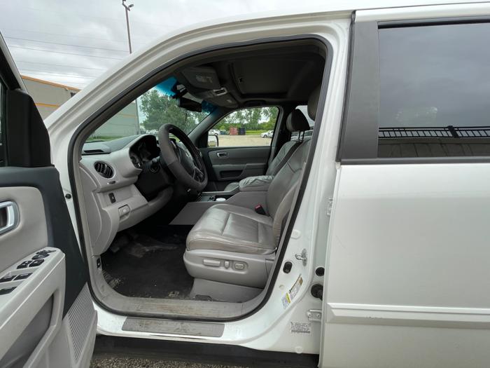 2009 honda pilot ex-l-4wd with 269405 miles for sale near burnsville, minnesota 96d5550d965e44e7bd188646e47d0af3.jpeg