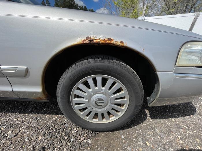2007 mercury grand-marquis ls-premium with 176182 miles for sale near elk-river, minnesota 9786a59066d940688f6e634828339c0a.jpeg
