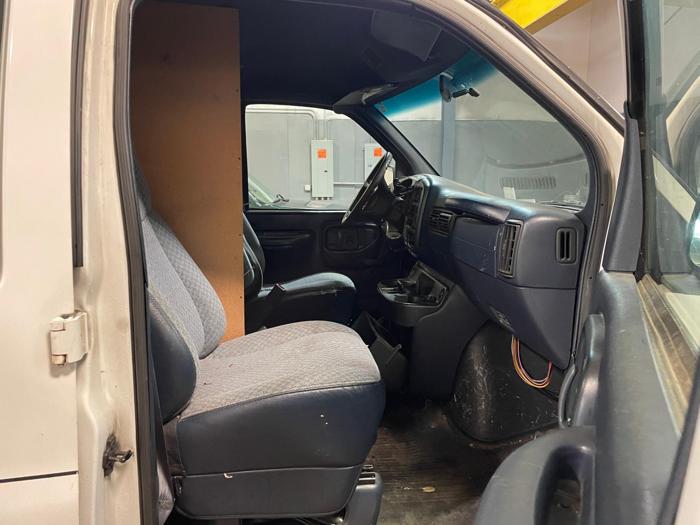 2000 chevrolet express with 344483 miles for sale near elk-river, minnesota 97a989abdefd43ef87b9eebb07613846.jpg