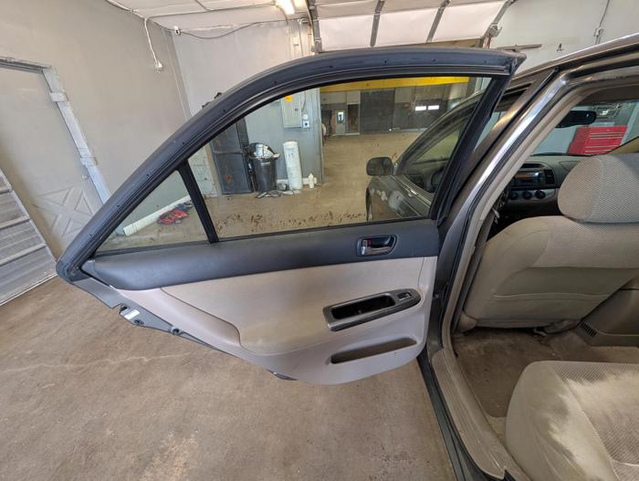 2003 toyota camry le with 157175 miles for sale near elk-river, minnesota 97b88c736ad4441fb563eca34f77e7fb.jpg