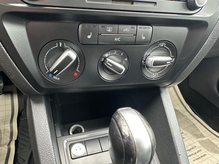 2015 volkswagen jetta se-6a with 149303 miles for sale near burnsville, minnesota 97f421a2eaff4a87a3dd5f41c7339b91.jpeg