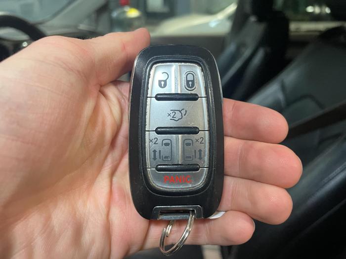 2017 chrysler pacifica touring-l with 146565 miles for sale near elk-river, minnesota 980a7b409f27413888e5017964ff784b.jpg