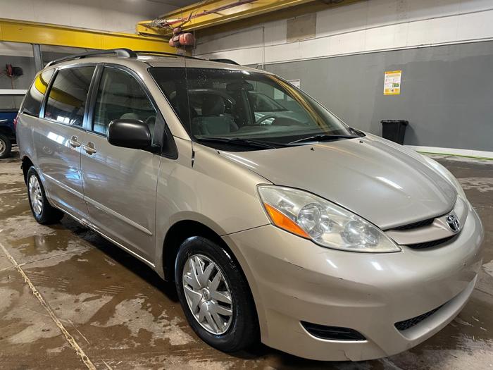 2007 toyota sienna ce with 193713 miles for sale near elk-river, minnesota 98162be32ee844809f18274fdb75a23f.jpg