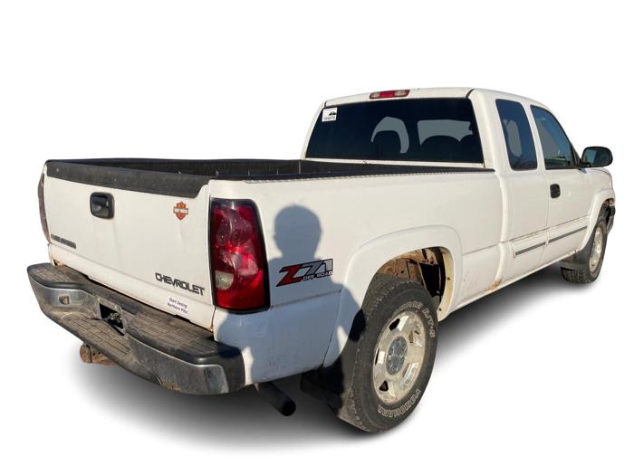 2004 chevrolet silverado-1500 ext.-cab-short-bed-4wd with 141858 miles for sale near elk-river, minnesota 9829476769c0412a9d1cf39844765a4b.jpg