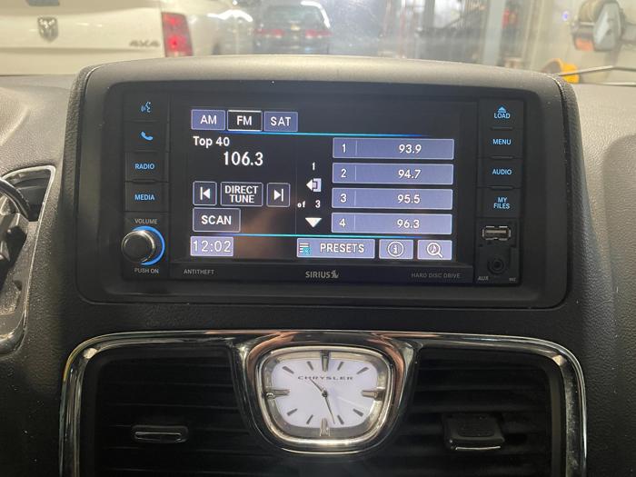 2014 chrysler town-&-country touring with 142575 miles for sale near elk-river, minnesota 987658821c164b2bad925b255ebdd7d0.jpg