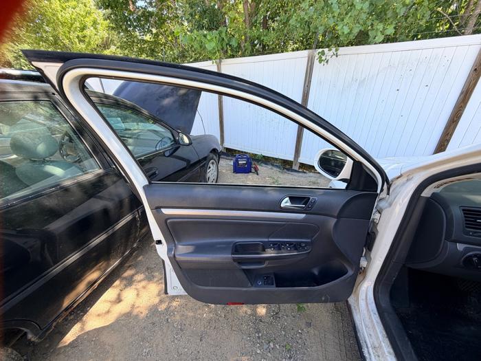 2009 volkswagen jetta se with 263900 miles for sale near elk-river, minnesota 98aa0ee20128431988c1802be8a0d69e.jpeg