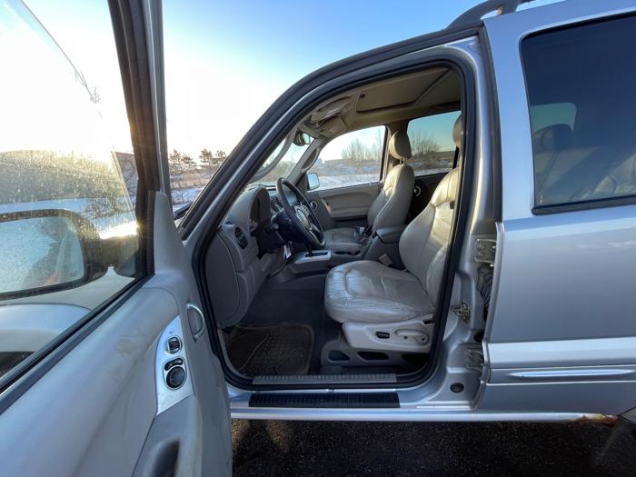 2003 jeep liberty limited-2wd with 183532 miles for sale near elk-river, minnesota 98b7f65276984548b8147b56e44aa900.jpeg