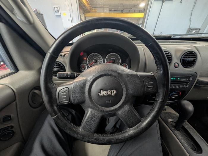 2007 jeep liberty sport-4wd with 124882 miles for sale near elk-river, minnesota 98dd9cdc6c224012a4a99803322d80a9.jpg