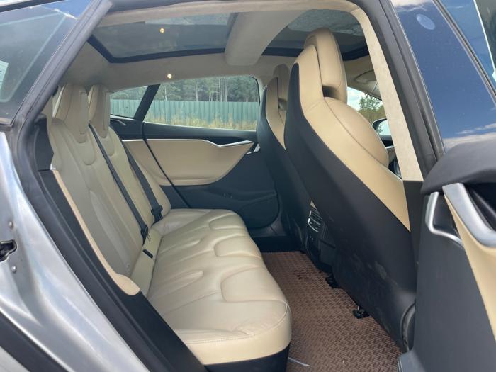 2017 tesla model-s 75d-awd with 101172 miles for sale near elk-river, minnesota 9909887e75344a7abad53e5b74de733f.jpeg