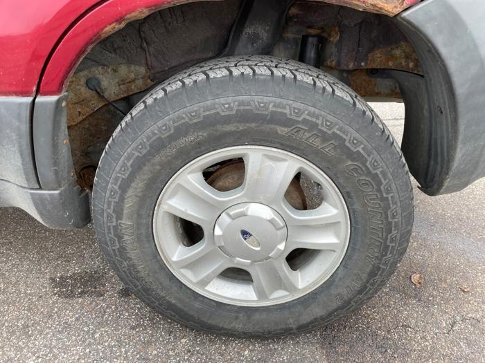 2004 ford escape with 115692 miles for sale near elk-river, minnesota 992f1901ae54486387e4139d86d6d4e1.jpeg