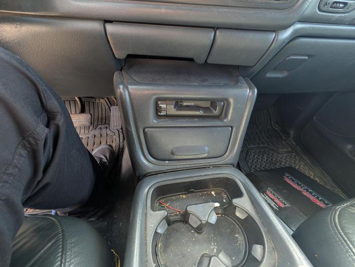2001 chevrolet silverado-1500 ext.-cab-short-bed-4wd with 212525 miles for sale near elk-river, minnesota 99d39050a062456f8628f8081506b071.jpg