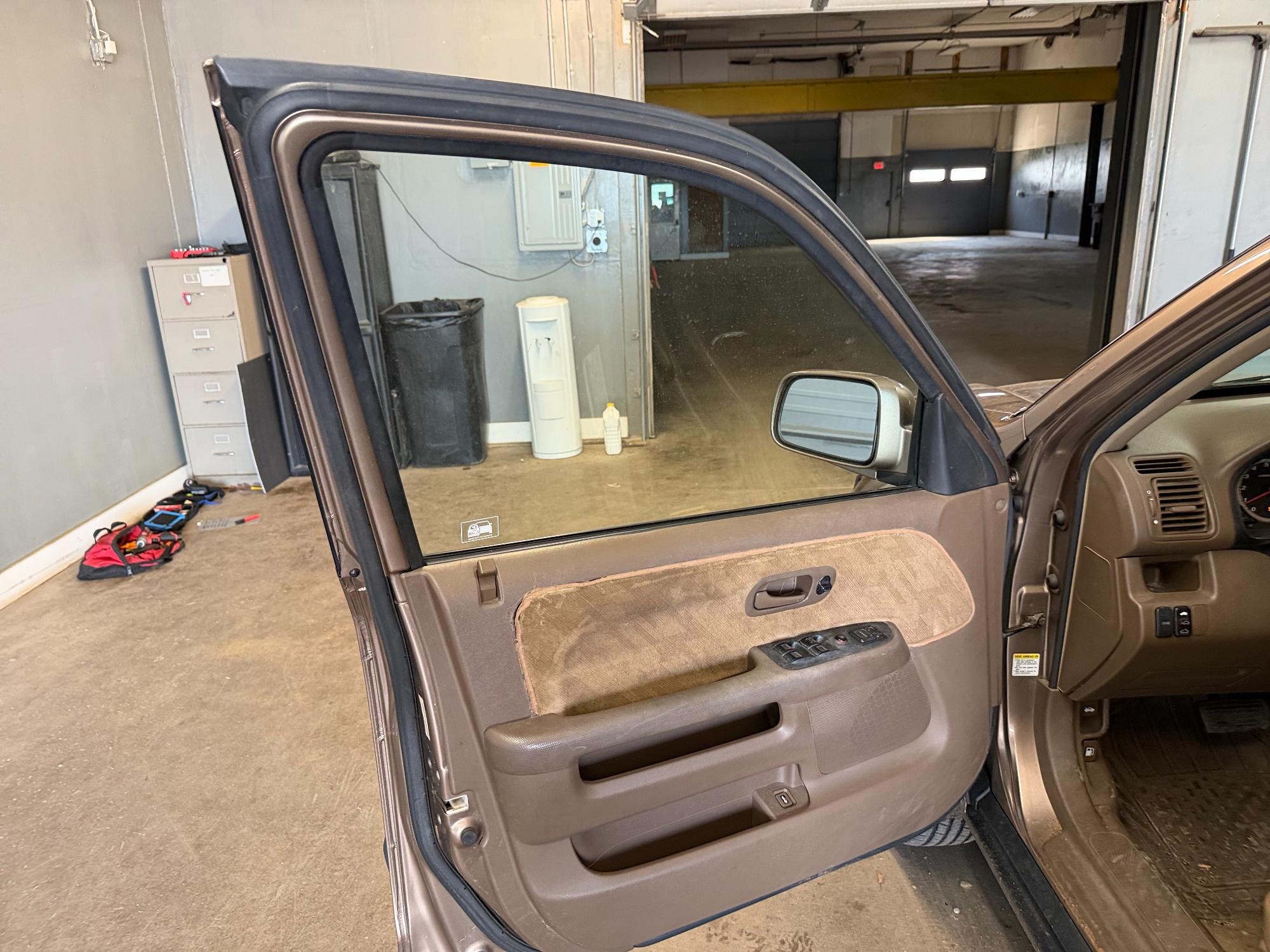 2003 honda cr-v ex-4wd-4-spd-at with 150276 miles for sale near elk-river, minnesota 99f0ad68596f4e378fac9f962eca83c3.jpg
