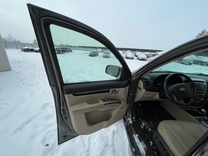 2012 hyundai santa-fe limited-3.5-4wd with 105003 miles for sale near elk-river, minnesota 99fe9c8853cc484db9db54d31546d000.jpeg