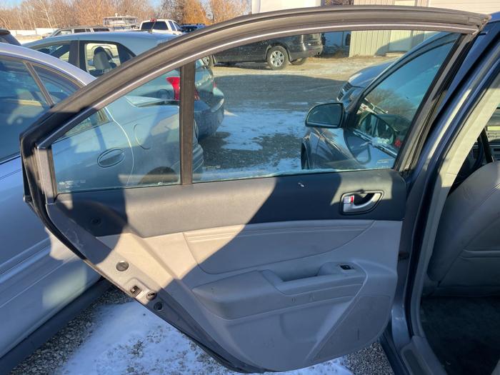 2006 hyundai sonata lx with 242932 miles for sale near elk-river, minnesota 9a228e264fee463e9cd11580e944d9d9.jpg