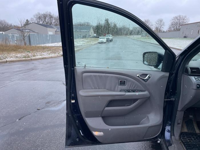 2008 honda odyssey touring with 258066 miles for sale near elk-river, minnesota 9a855b6129ab4697bcf0a5a09f9bb75f.jpg